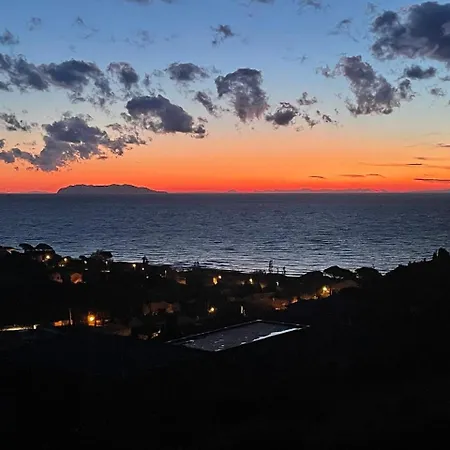 Avec Piscine Vue Et Montagne