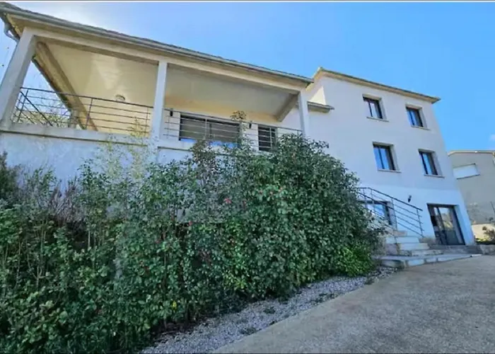 Villa Avec Piscine Vue Et Montagne *