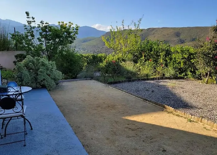 Avec Piscine Vue Et Montagne *