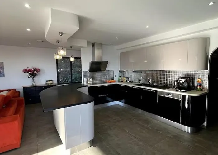 Avec Piscine Vue Et Montagne Villa *